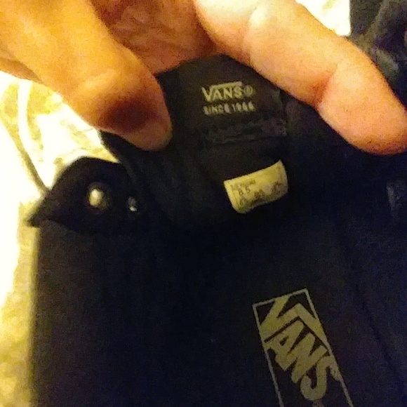 Vans - Picture 3 of 7